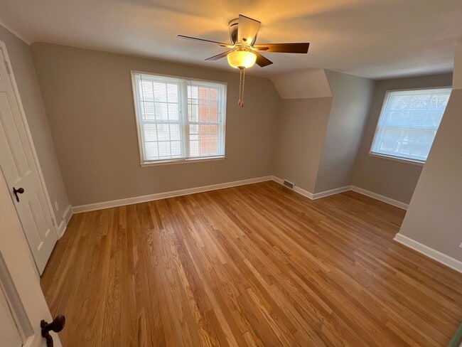 Building Photo - 722 W Olin Ave