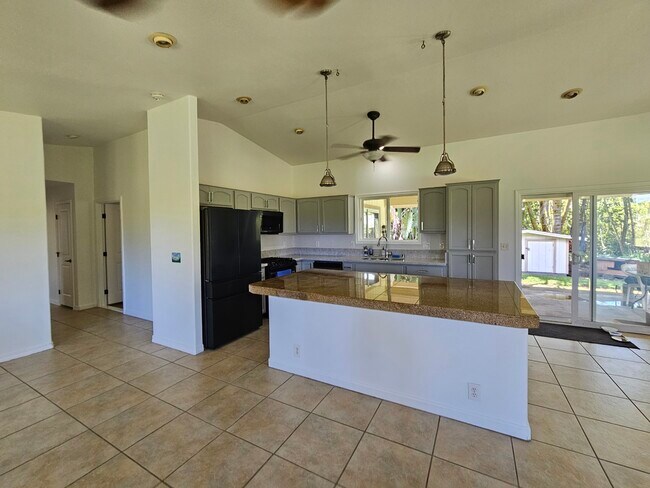 Building Photo - 15-1817-1817 14th Ave