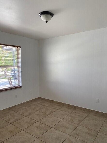 Building Photo - 2746 Johnson St