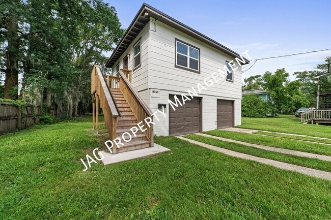 Building Photo - 1074 Day Ave