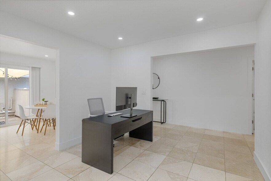 Building Photo - 398 Pinehurst Ave