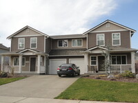 Building Photo - Wonderful 3 Bedroom 2 1/2 Bath Townhouse!!