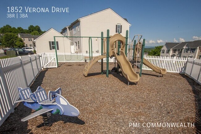 Building Photo - 1852 Verona Dr