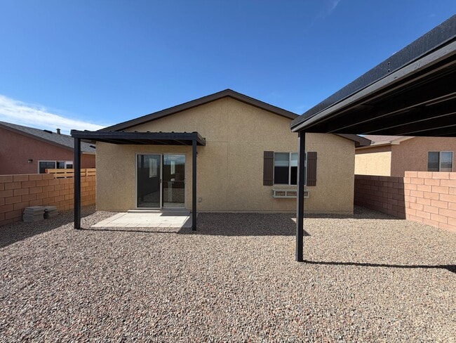 Building Photo - 3 Bedroom Single Story Home Available Near Huning Ranch Loop SW & Main St NW in Los Lunas!