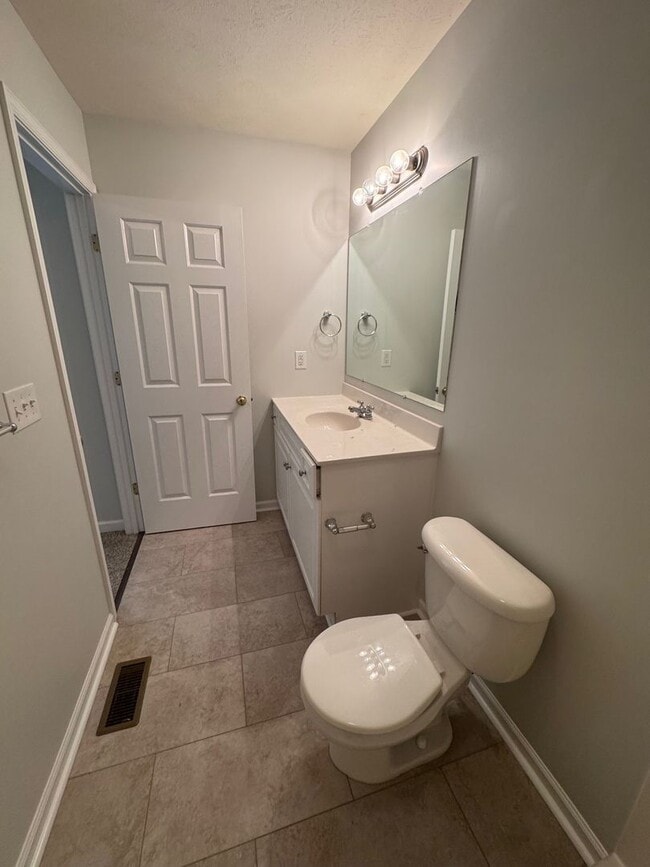 Building Photo - Brick End Unit Home in Taylor Springs NEW ...