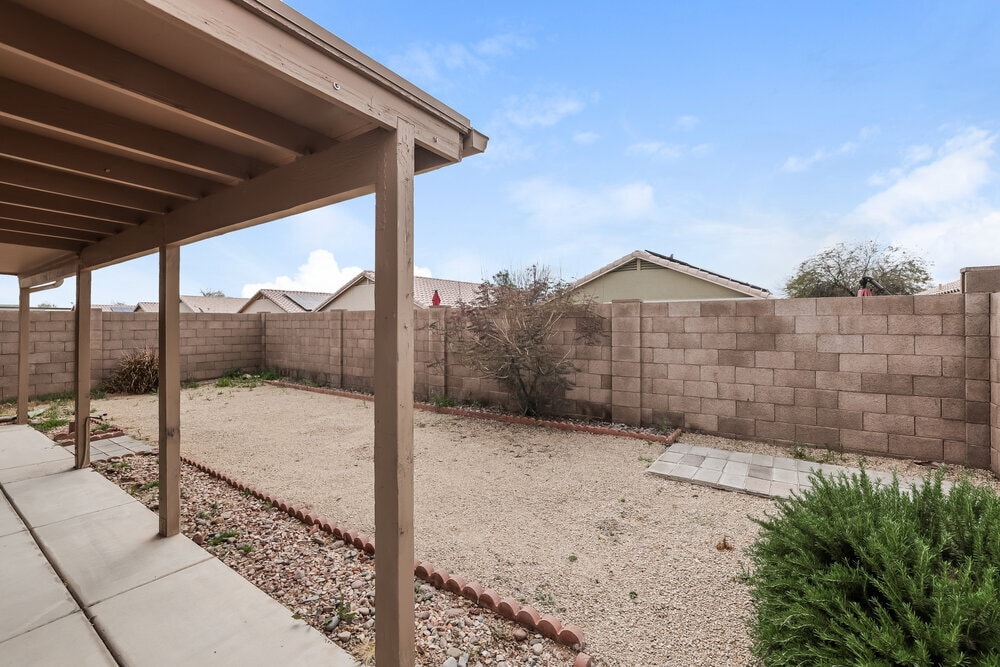 Building Photo - 15729 W Smokey Dr