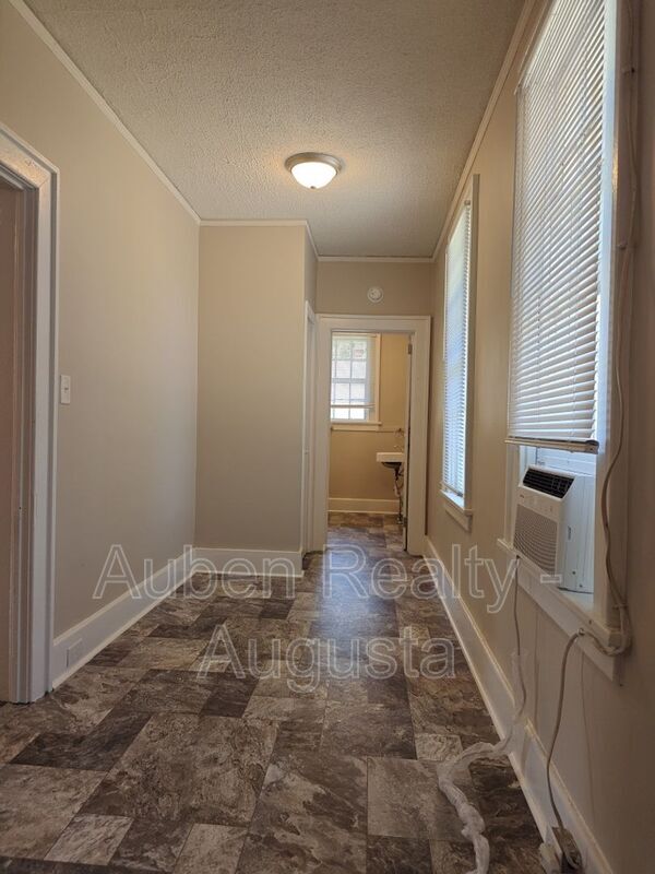 Building Photo - 1702 Johns Rd