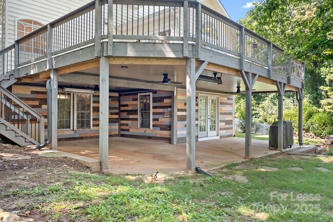 Building Photo - 20428 Marblehead Ct
