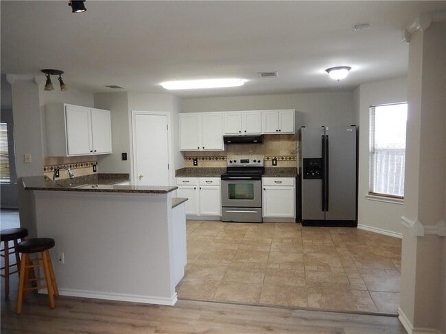 Building Photo - 116 Rinehardt St