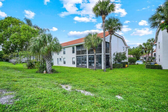 Building Photo - 10910 Lakemore Ln