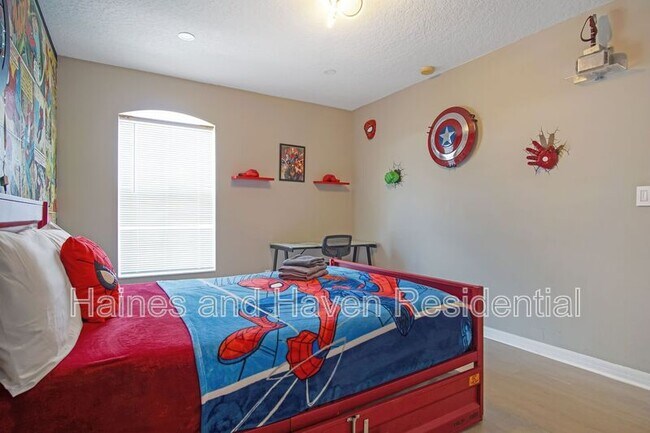 Building Photo - 403 Corvina Dr