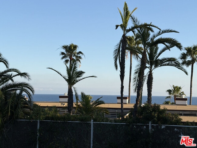 Building Photo - 26664 Seagull Way