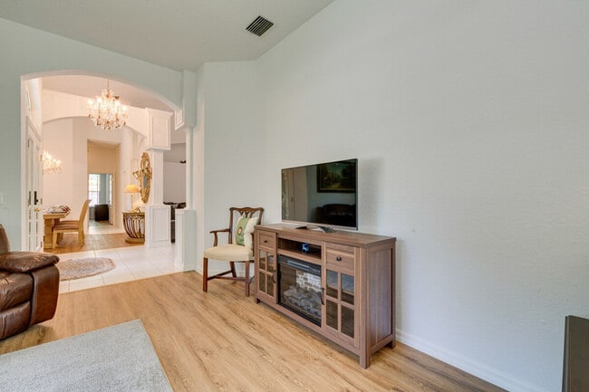 Building Photo - 9939 SW 203rd Cir