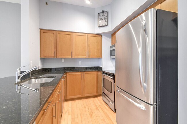 Building Photo - Fantastic Penthouse in Downtown Bethesda w...