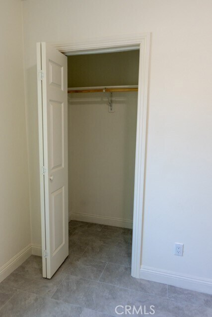 Building Photo - 2613 Strawberry Ln