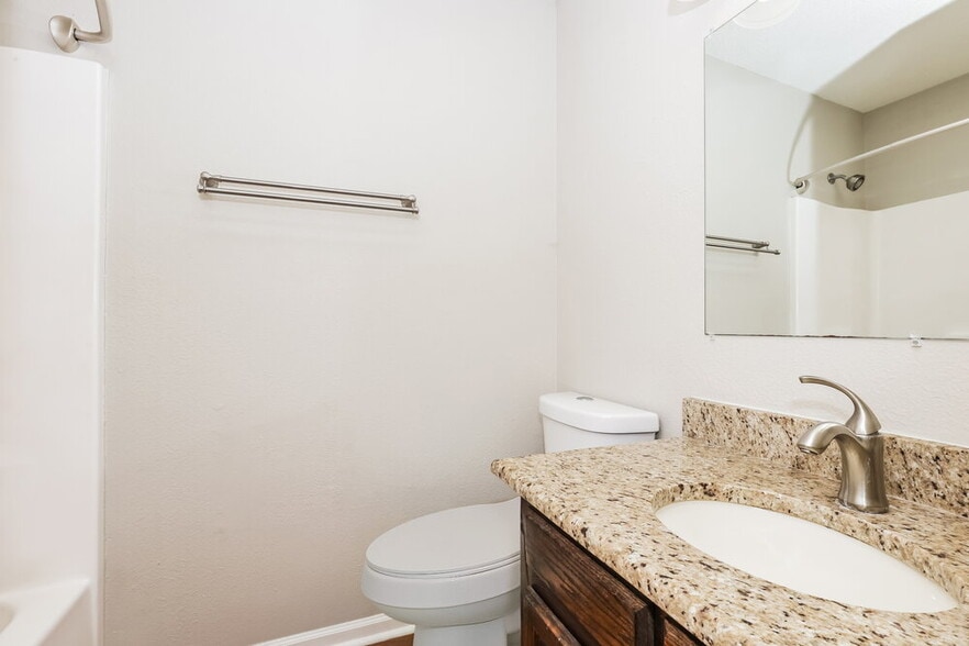 Building Photo - 1444 Hunters Branch Rd