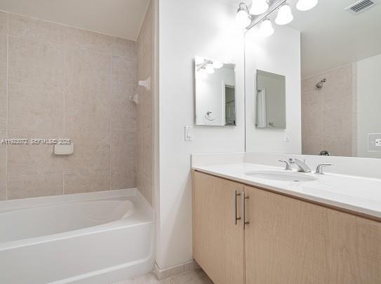 Building Photo - 2421 NE 65th St