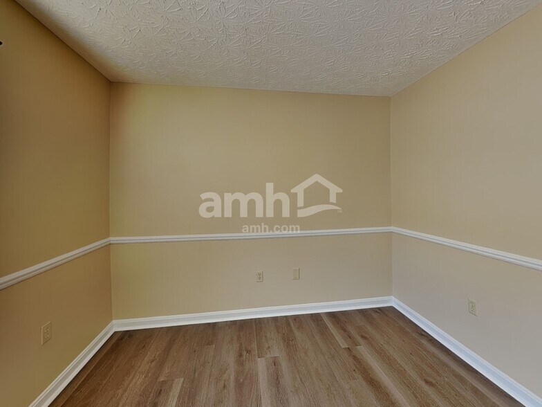 Building Photo - 10296 Manassas Ct