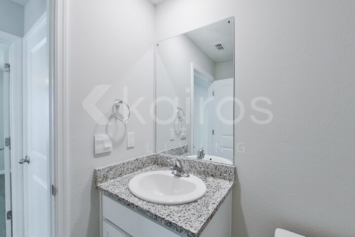 Building Photo - 8677 SW 44th Ct