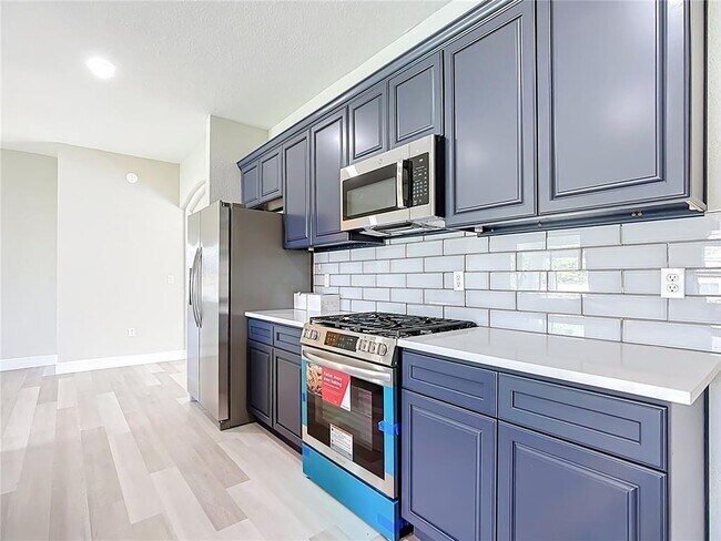 Building Photo - 550 Reddicks Cir