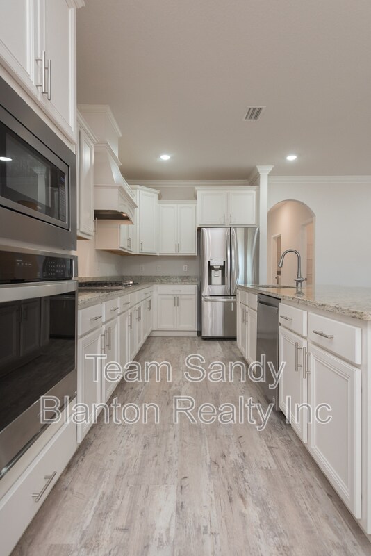 Building Photo - 9599 Pebble Stone Dr