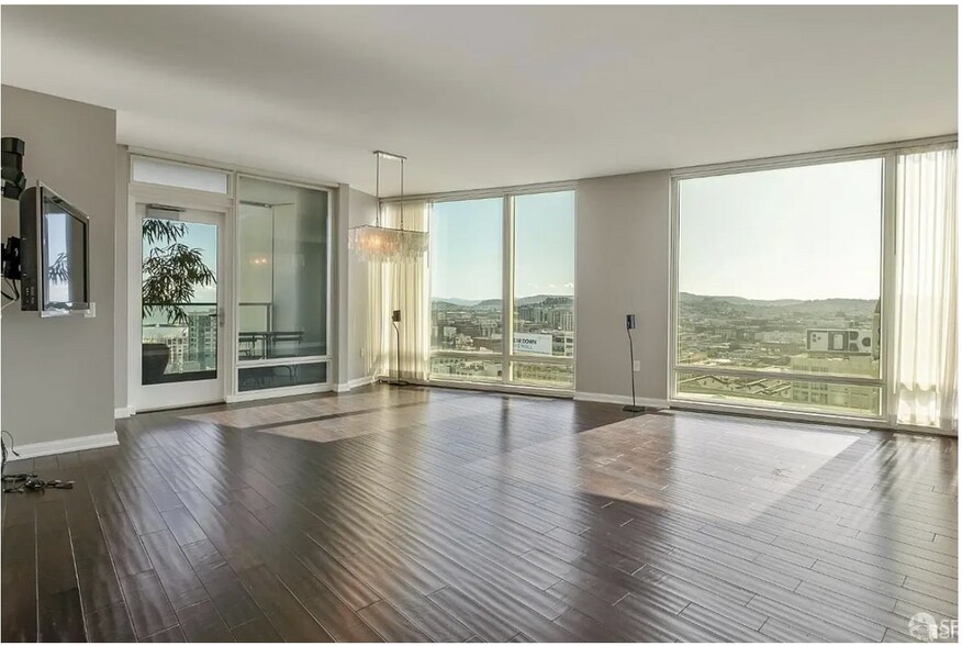 Building Photo - 425 1st St