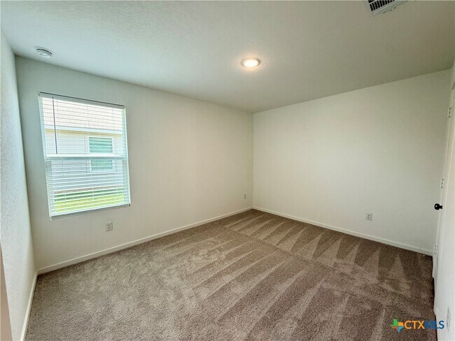 Building Photo - 3175 Dispatch Dr