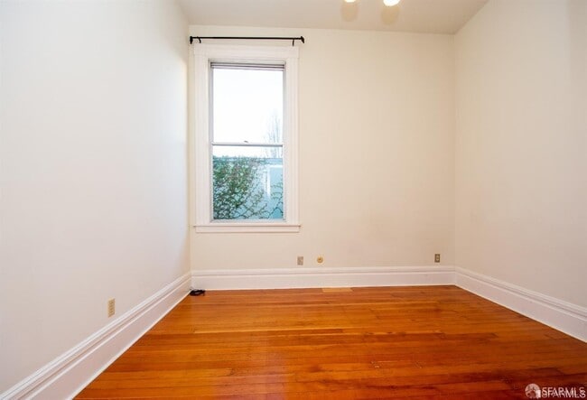 Building Photo - 923 Treat Ave