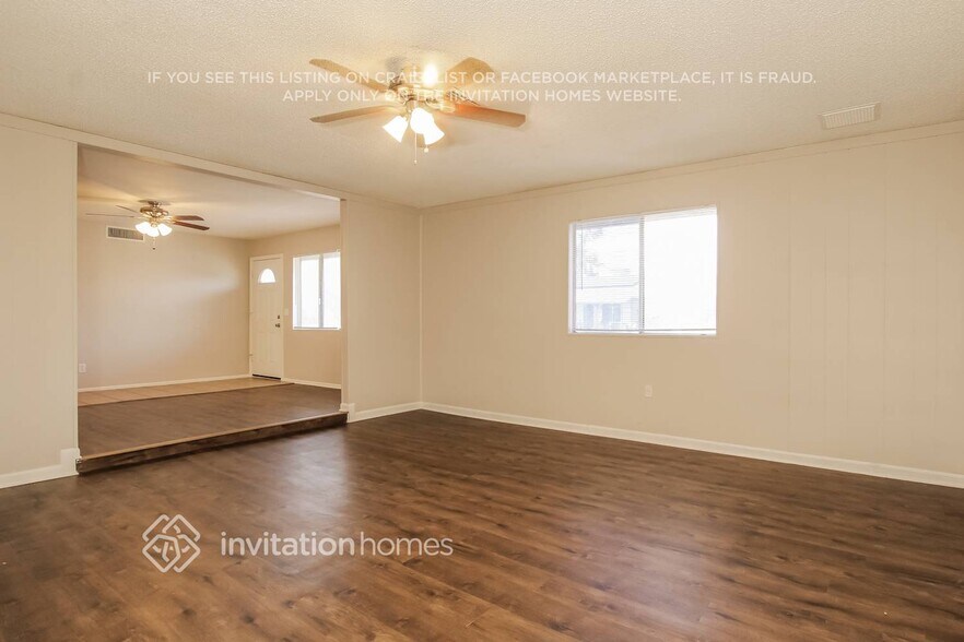 Building Photo - 2525 E Libby St