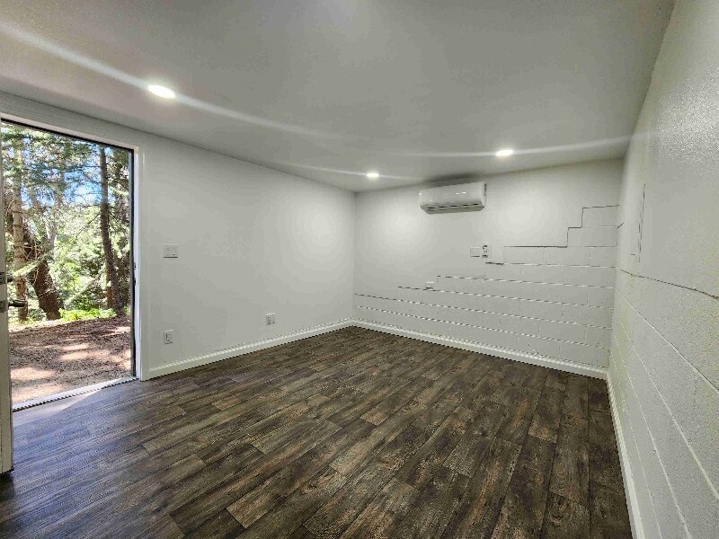 Building Photo - 825 Sierra Vista Dr