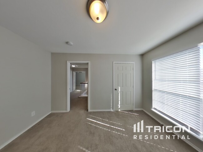Building Photo - 10411 Trotters Bay