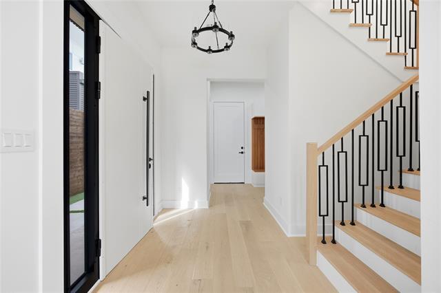 Building Photo - 4220 Munger Ave