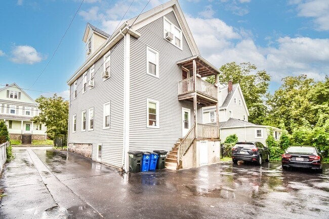 Building Photo - 86 Edwards St