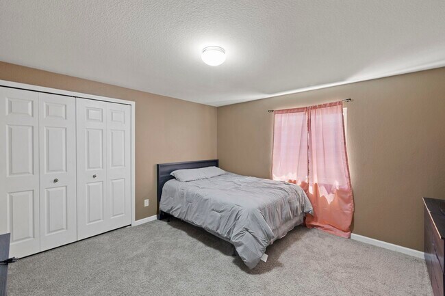 Building Photo - 7356 Coral Ridge Dr