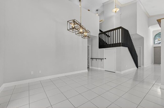 Building Photo - 6249 NW 78th Manor