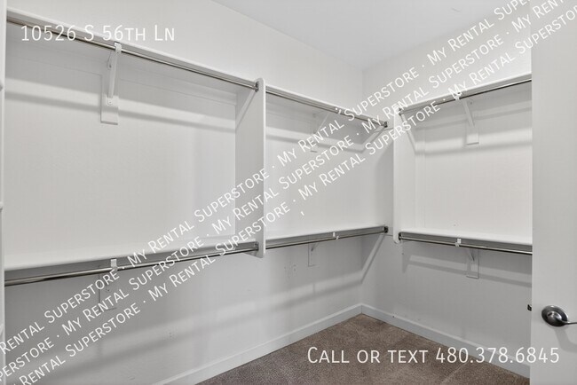 Building Photo - 10526 S 56th Ln