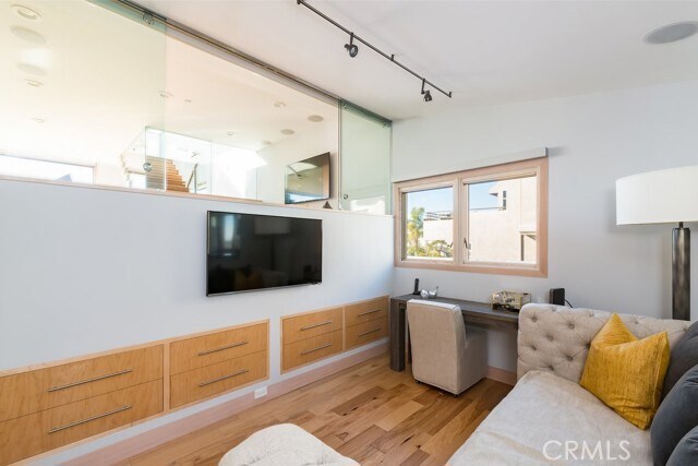 Building Photo - 814 Monterey Blvd