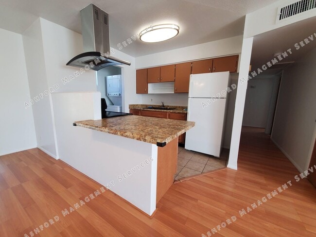 Building Photo - ***MOVE IN SPECIAL*** 3 BEDROOM HOME WITH HUGE BACKYARD/GARDEN AREA*LANDSCAPING INCL