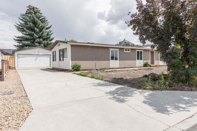 Primary Photo - 2818 N Joel Rd