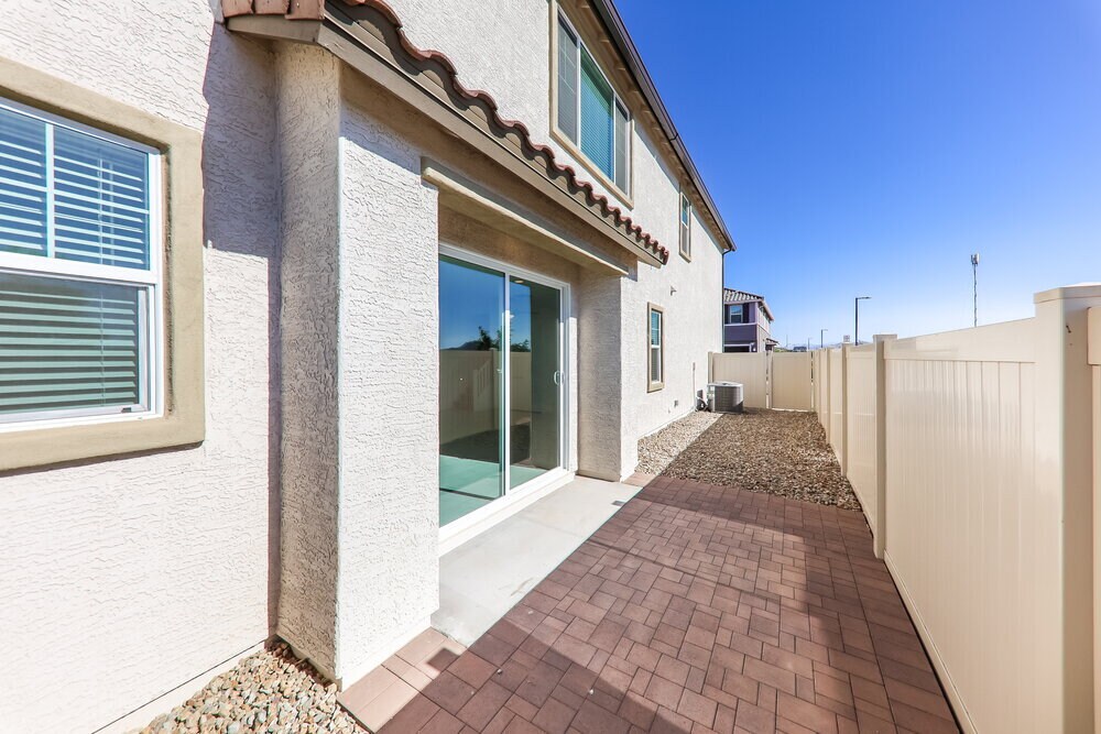 Building Photo - 16378 W Weeping Willow Rd