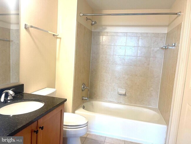 Building Photo - 1020 N Highland St