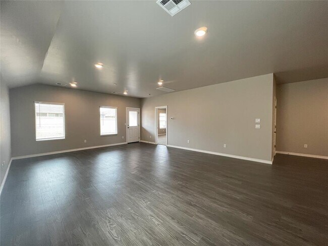 Building Photo - 2745 Dennis Dr