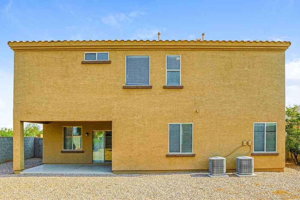 Building Photo - 38241 W Padilla St