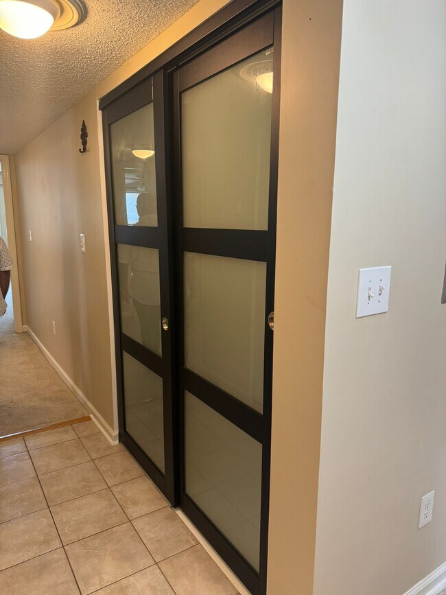 Building Photo - 7024 Somerset Cir