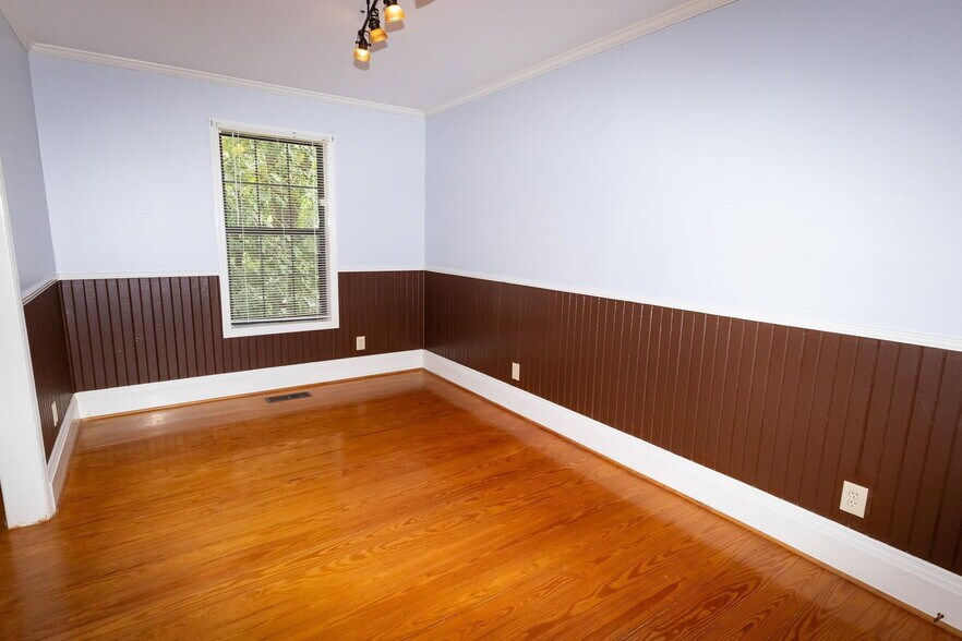 Building Photo - 3259 Ozark Cir