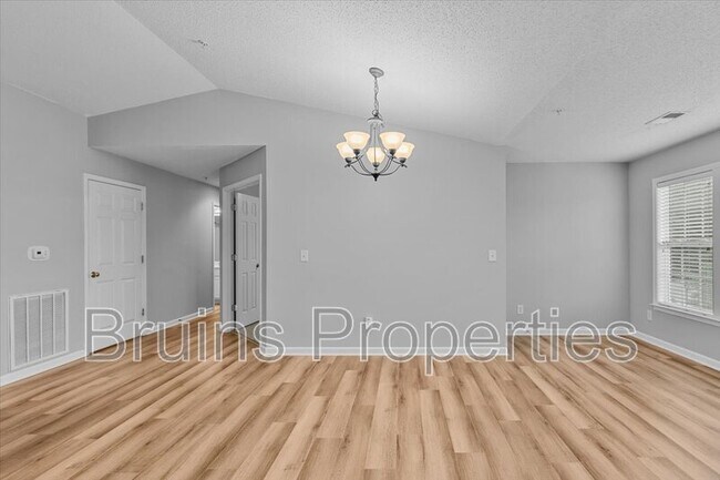 Building Photo - 6113 Hedgecock Cir