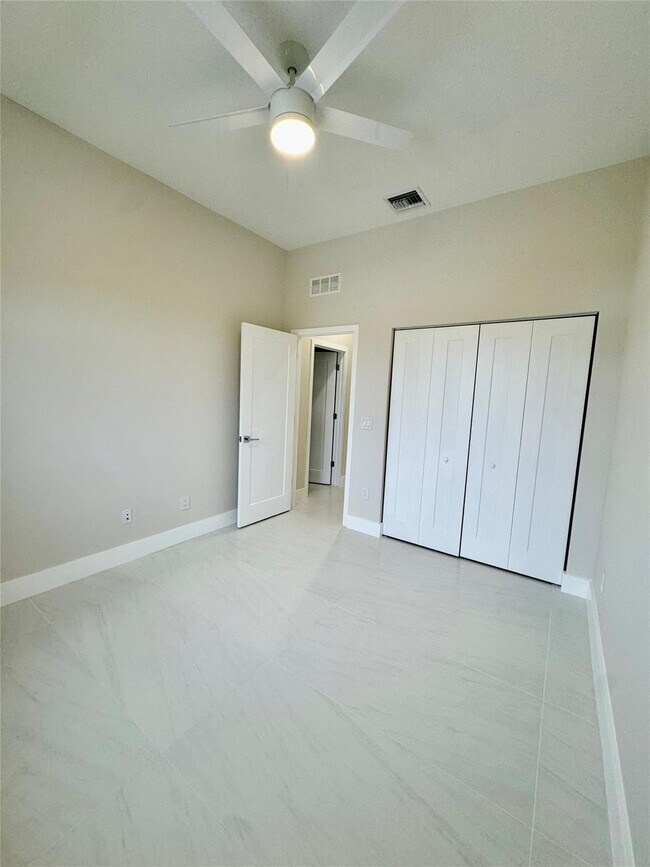 Building Photo - 4915 Whispering Way