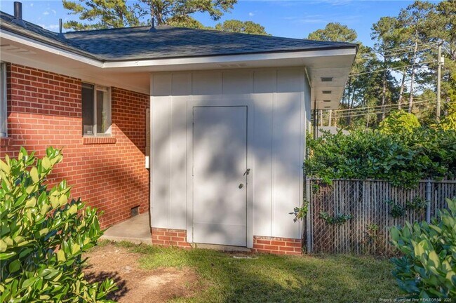 Building Photo - 1913 Corrinna St