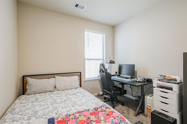 Building Photo - 14657 E Pine Heart Dr