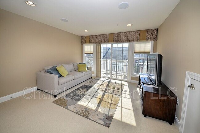 Building Photo - 8037 Reserve Way